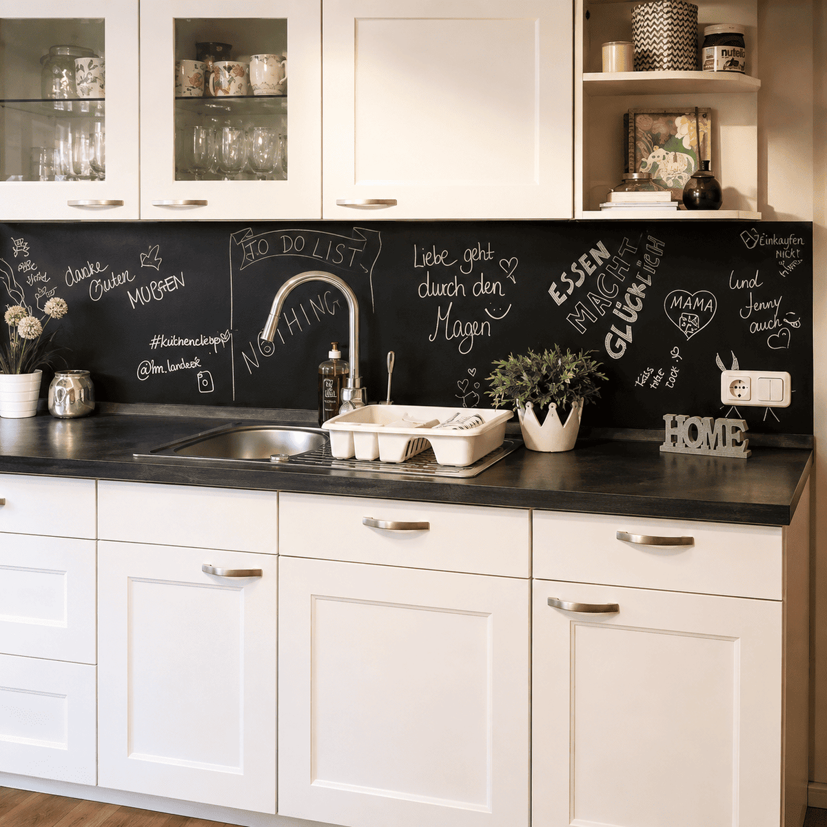 Wetterfeste Kreidetafel nach Mass – rahmenlos, robust & individuell (Outdoor)