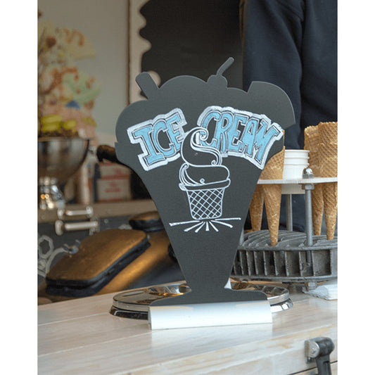 beschriftete Glace Tischtafel ohne Rahmen und aufgestellt an der Theke in einer Bar