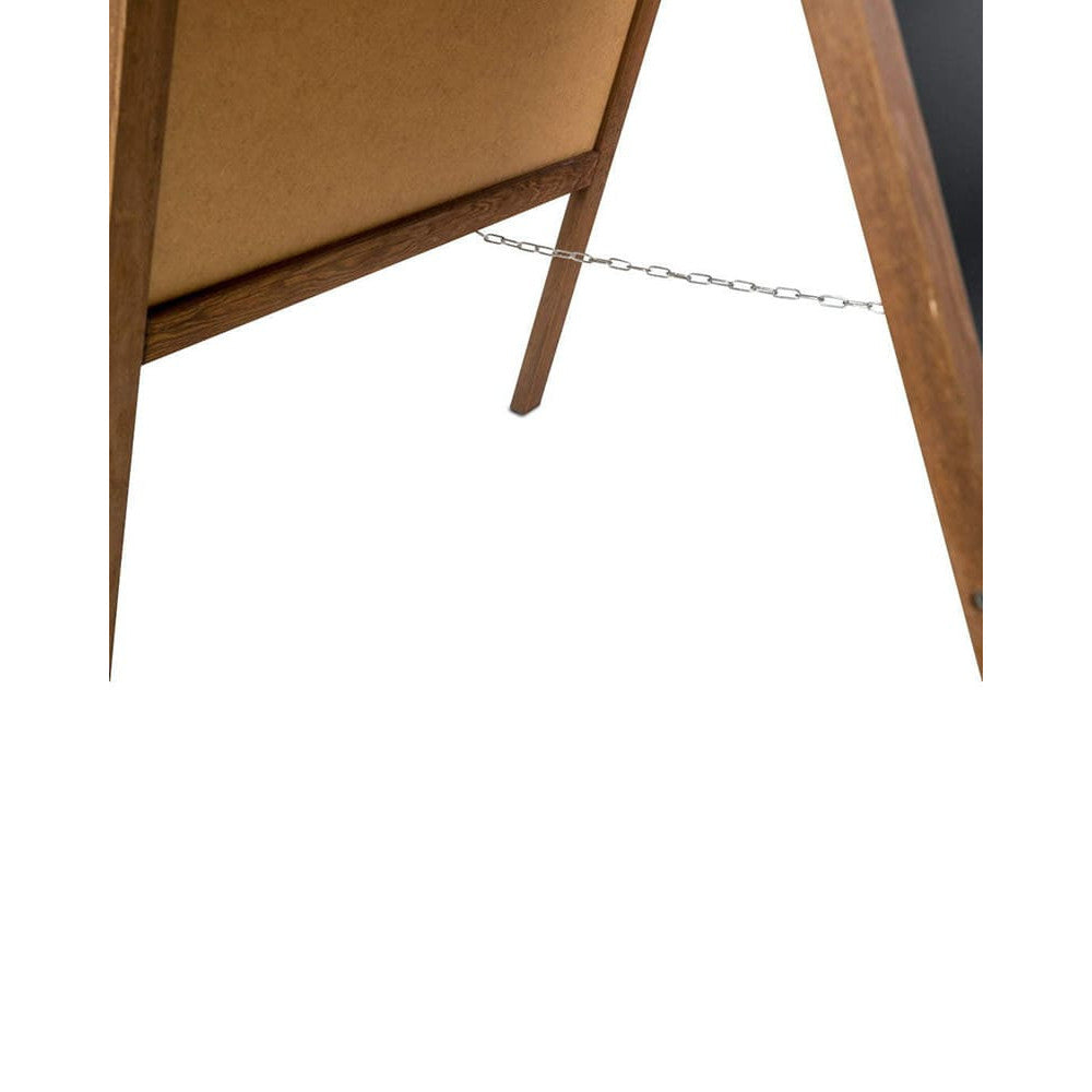 Gehwegaufsteller aus Holz mit Abstandskette