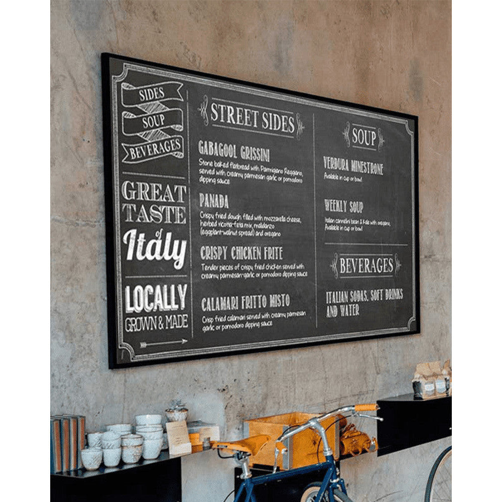 individuelle Kreidetafel nach Wunschmass günstig online bestellen bei kreidetafel24.ch, randlose Kreidetafel aufgehängt in einer Bar