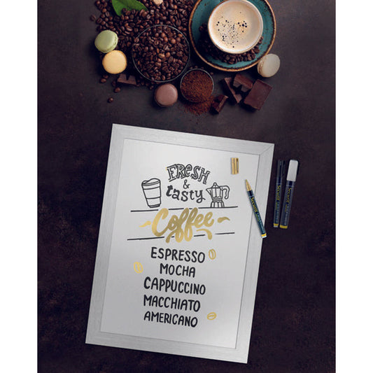 Kreidetafel mit weissem Rahmen aus Holz, elegante Wandtafel in weiss zum Beschriften mit Kreidemarker