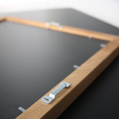 Wandkreidetafel mit Profil-Holzrahmen Braun – A3, A2 & A1
