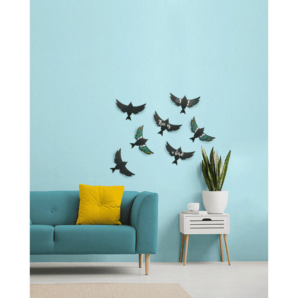 Kreidetafeln 3D Vogelform Silhouette aufgehängt im Wohnzimmer als Deko und beschriftet mit farbigen Kreidemarker
