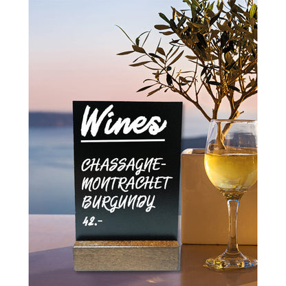 Tischkreidetafel mit Weinbeschriftung